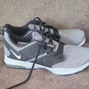 Nike Women's Gray Training Shoes